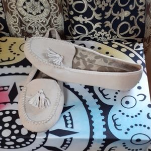 LANDS END Moccasins w/Tassels